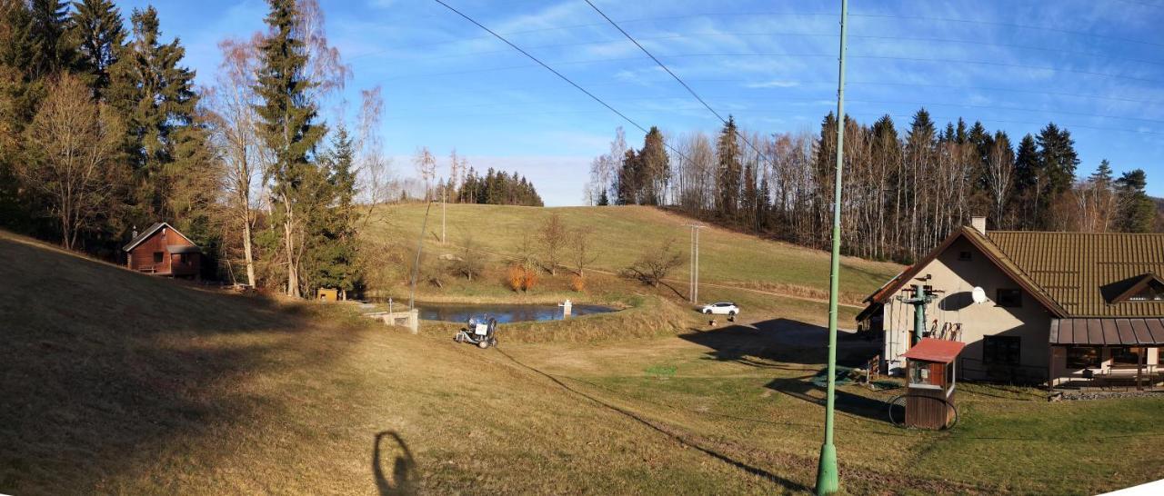 Srub Na Svahu Sjezdovky V Radvanicich Radvanice  Экстерьер фото