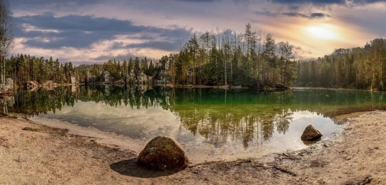 Srub Na Svahu Sjezdovky V Radvanicich Radvanice  Экстерьер фото