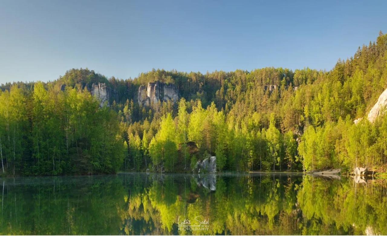 Вилла Srub Na Svahu Sjezdovky V Radvanicich Radvanice  Экстерьер фото